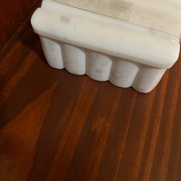 White  Alabaster Marble Fluted Jewelry/Trinket Box Gold Accent Handle Modern - Picture 7 of 8